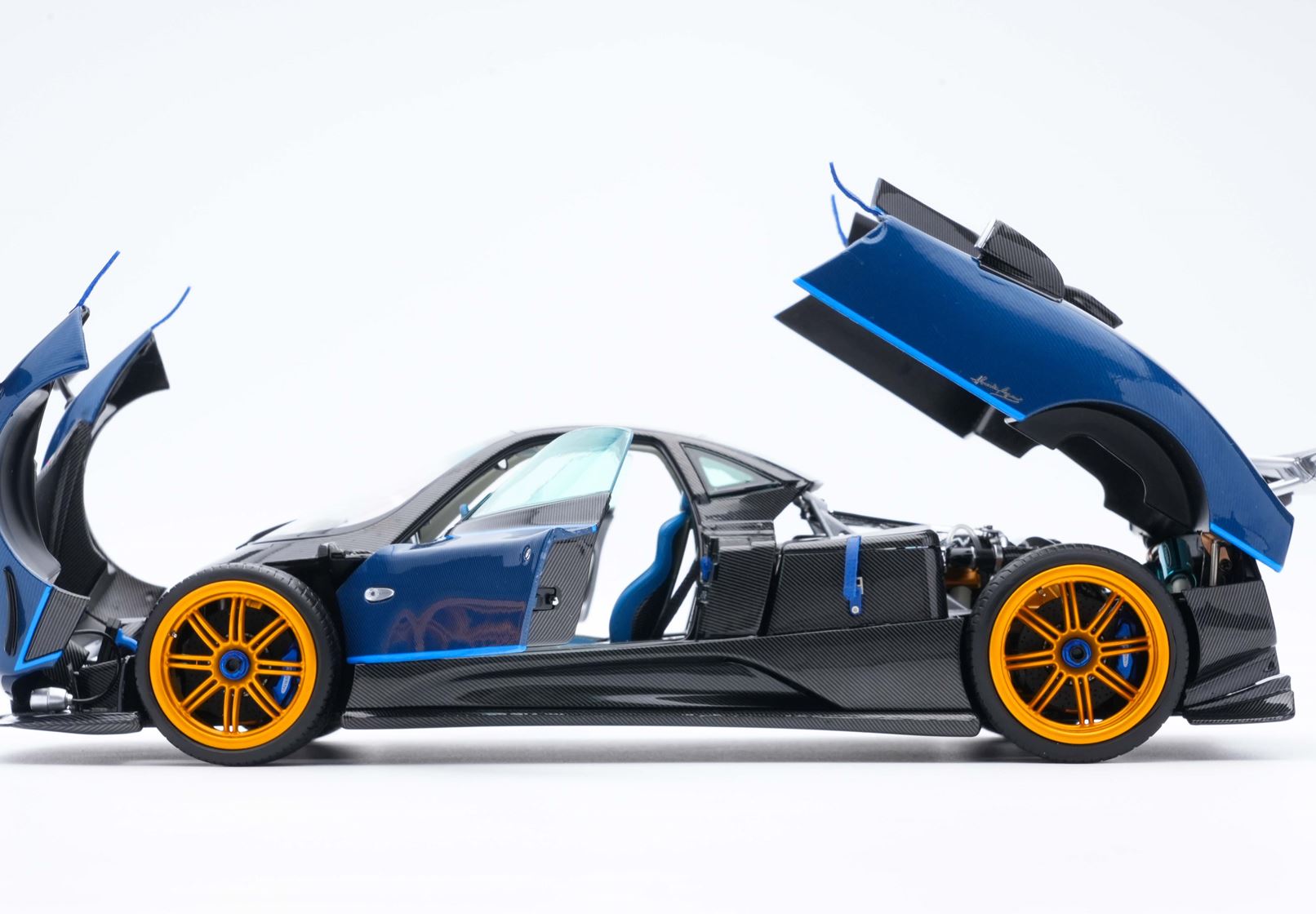 Pagani Zonda Tricolore diecast full open BASIC PACK (Alternate)