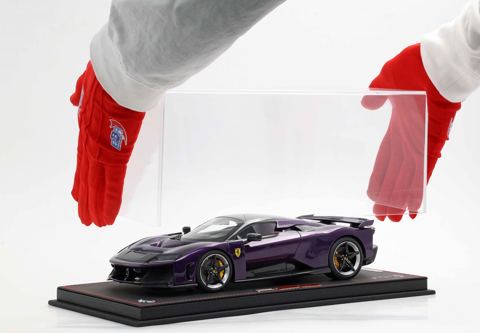 Ferrari F80 carbon optional Viola Hong Kong (Alternate)