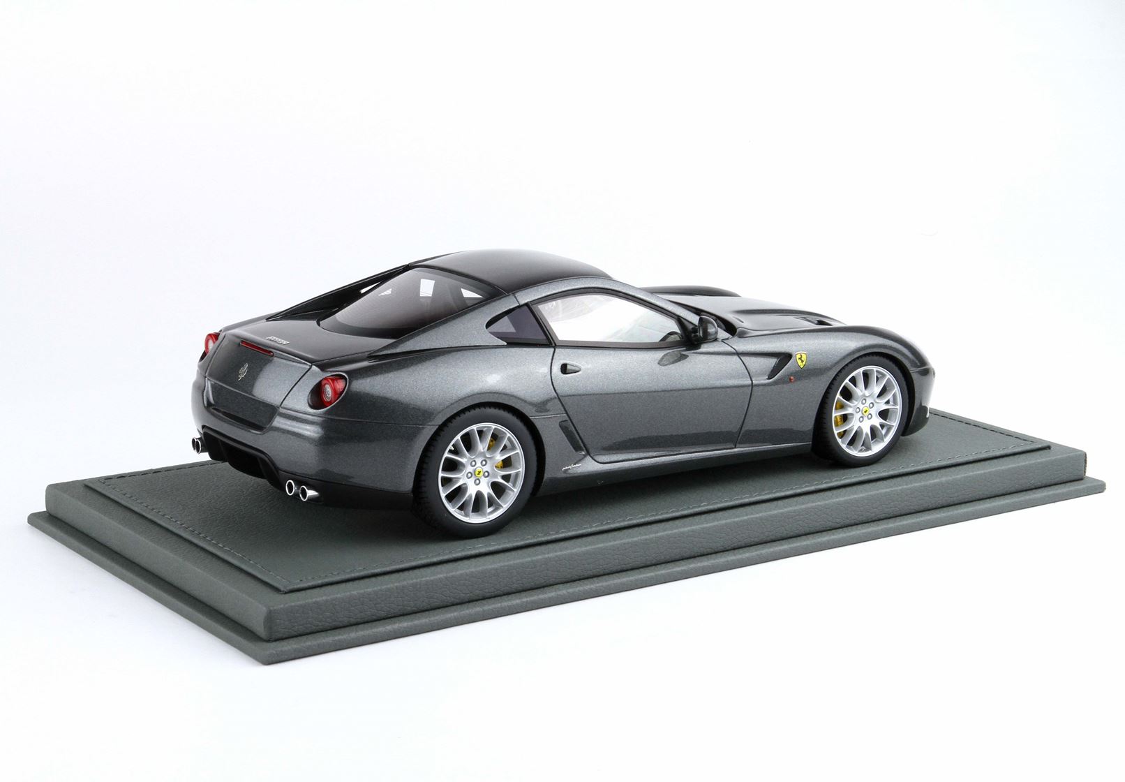 FERRARI 599 GTB FIORANO 2006 Manual Gear - made in italy Silverstone Grey (Alternate)