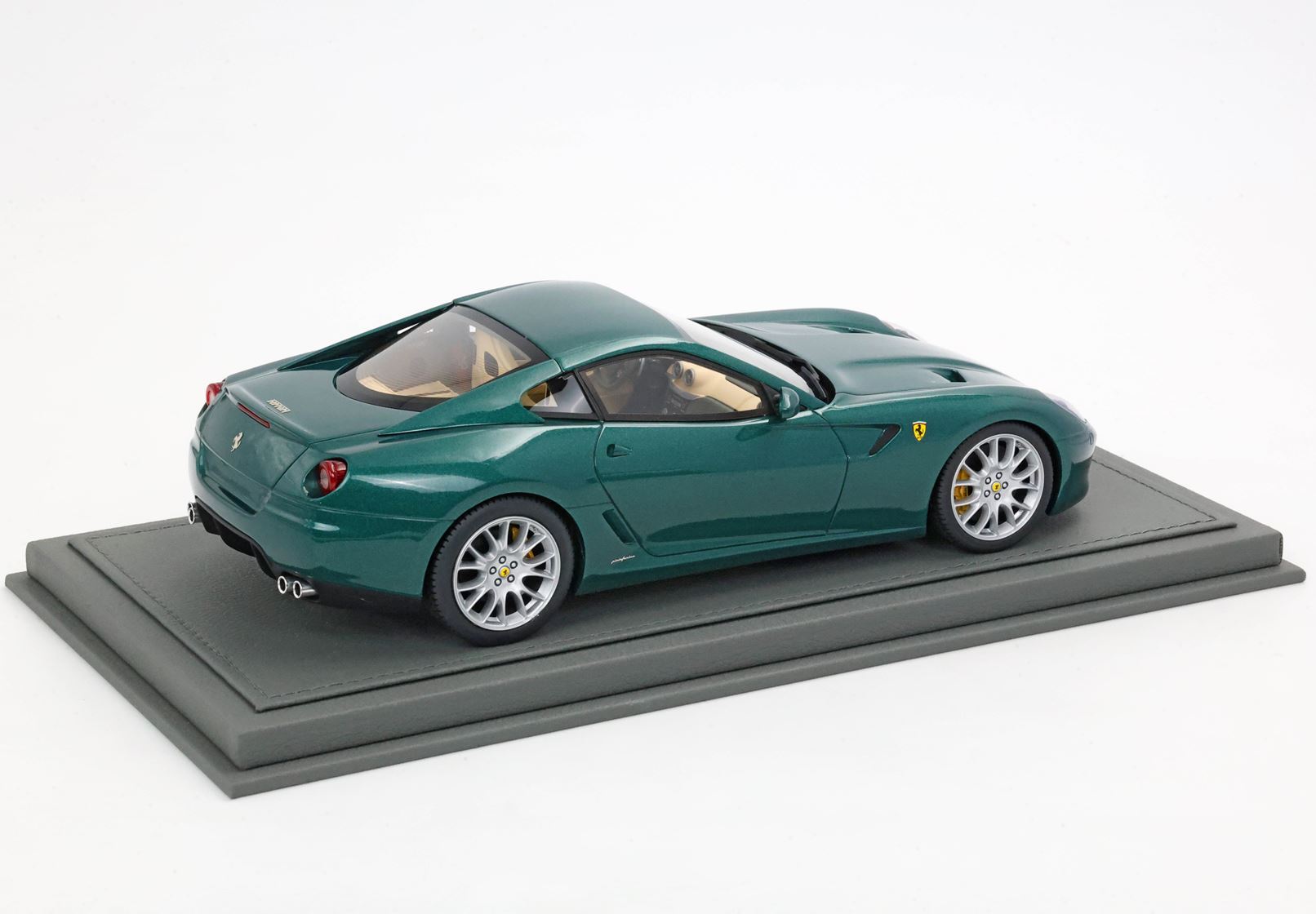 FERRARI 599 GTB FIORANO 2006 tailor made - made in italy one off Verde Pino - green and cream interior (Alternate)