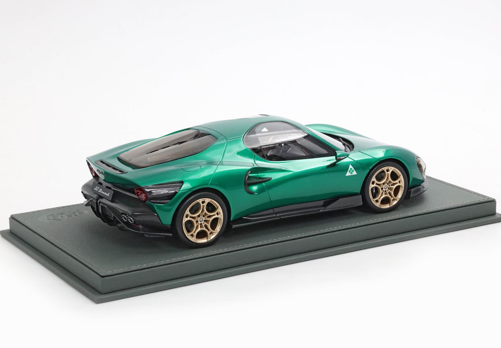 Alfa Romeo 33 Stradale Verde Montreal  (Alternate)