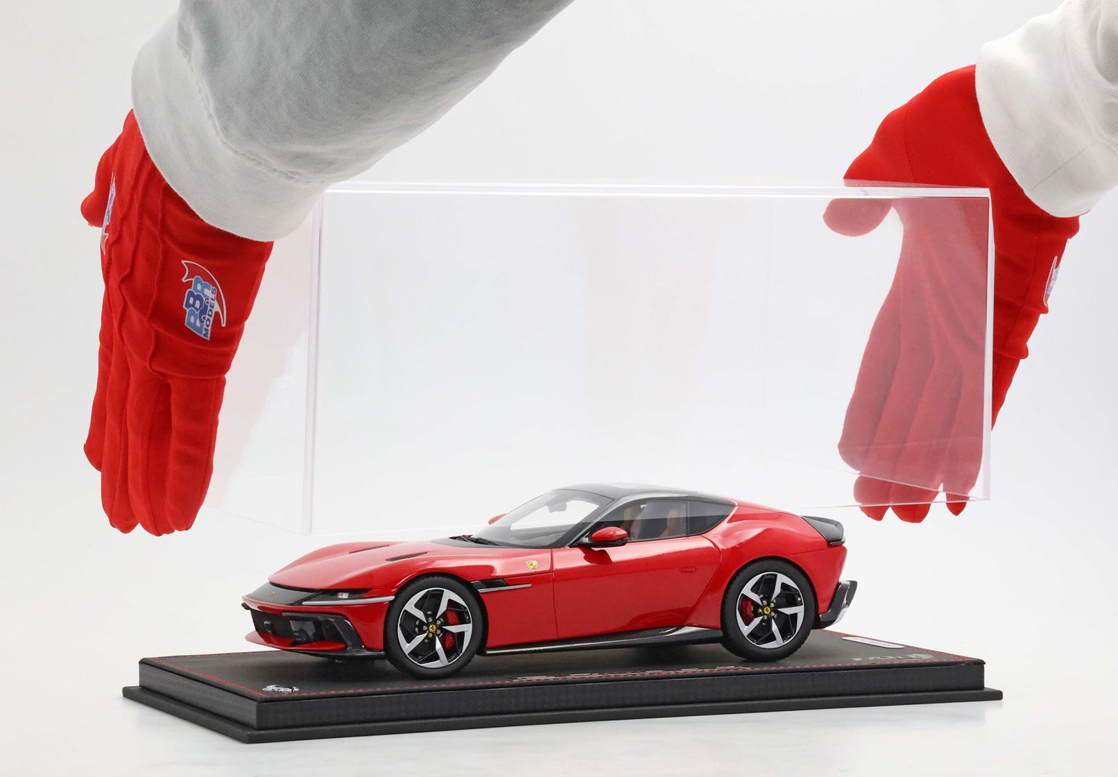 Ferrari 12Cilindri Panoramic roof Rosso Corsa - leather color interior (Alternate)