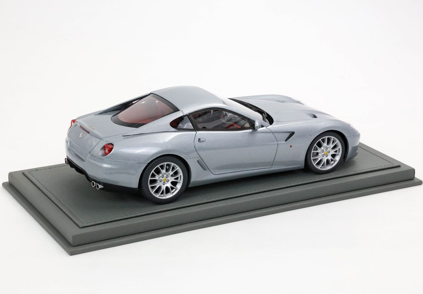 FERRARI 599 GTB FIORANO 2006 Automatic Gear - made in italy Titanium Grey bordeaux interior (Alternate)