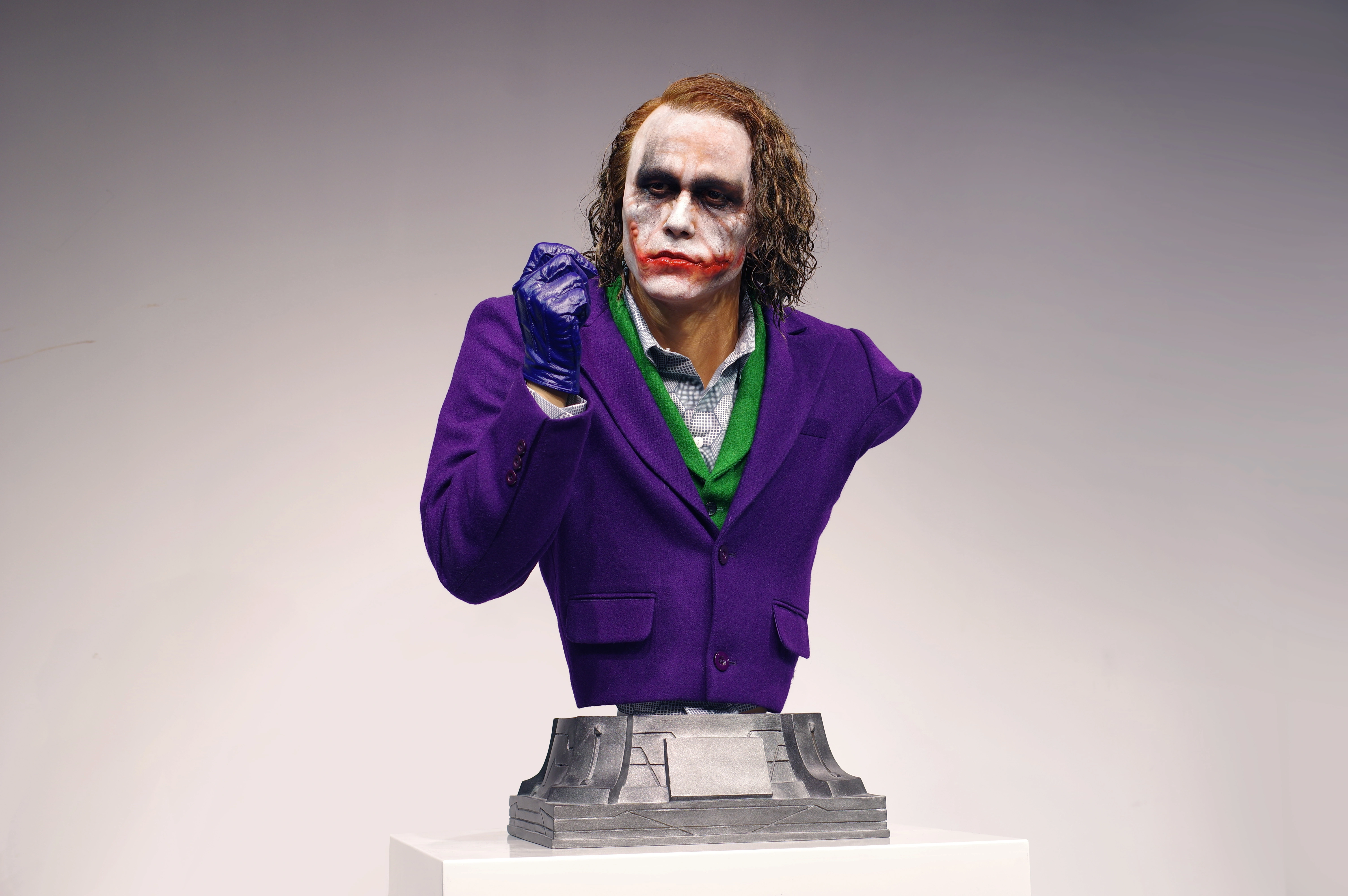 Dark Knight Tribute: Stunning Realistic Joker Bust Sculpture -Grand Orient Wax Art (Alternate)