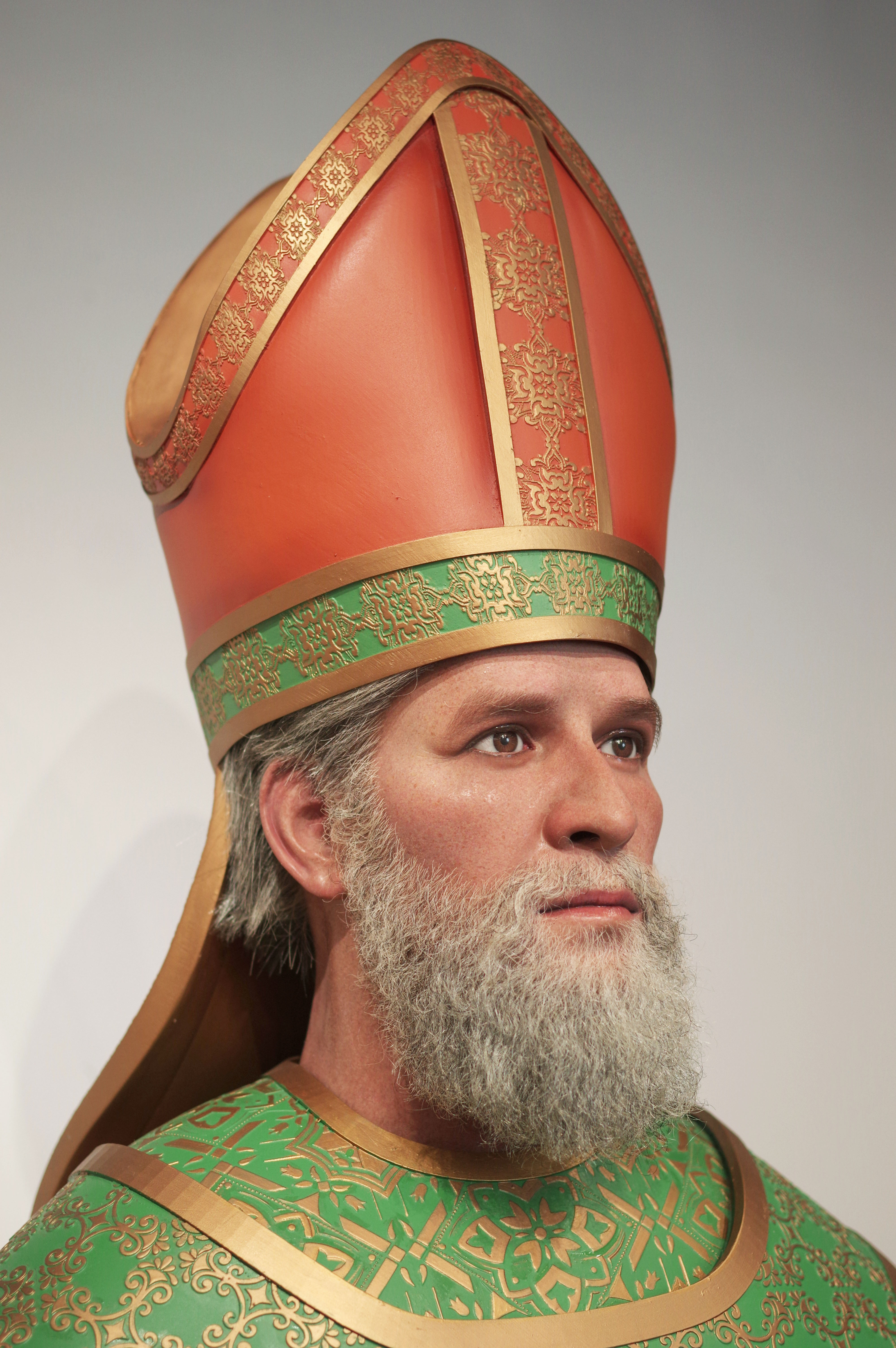 Commission a Hyper-Realistic Lifesize Wax Figure of Christian Pope | Exclusive Pontiff Replica for Sacred Spaces (Alternate)
