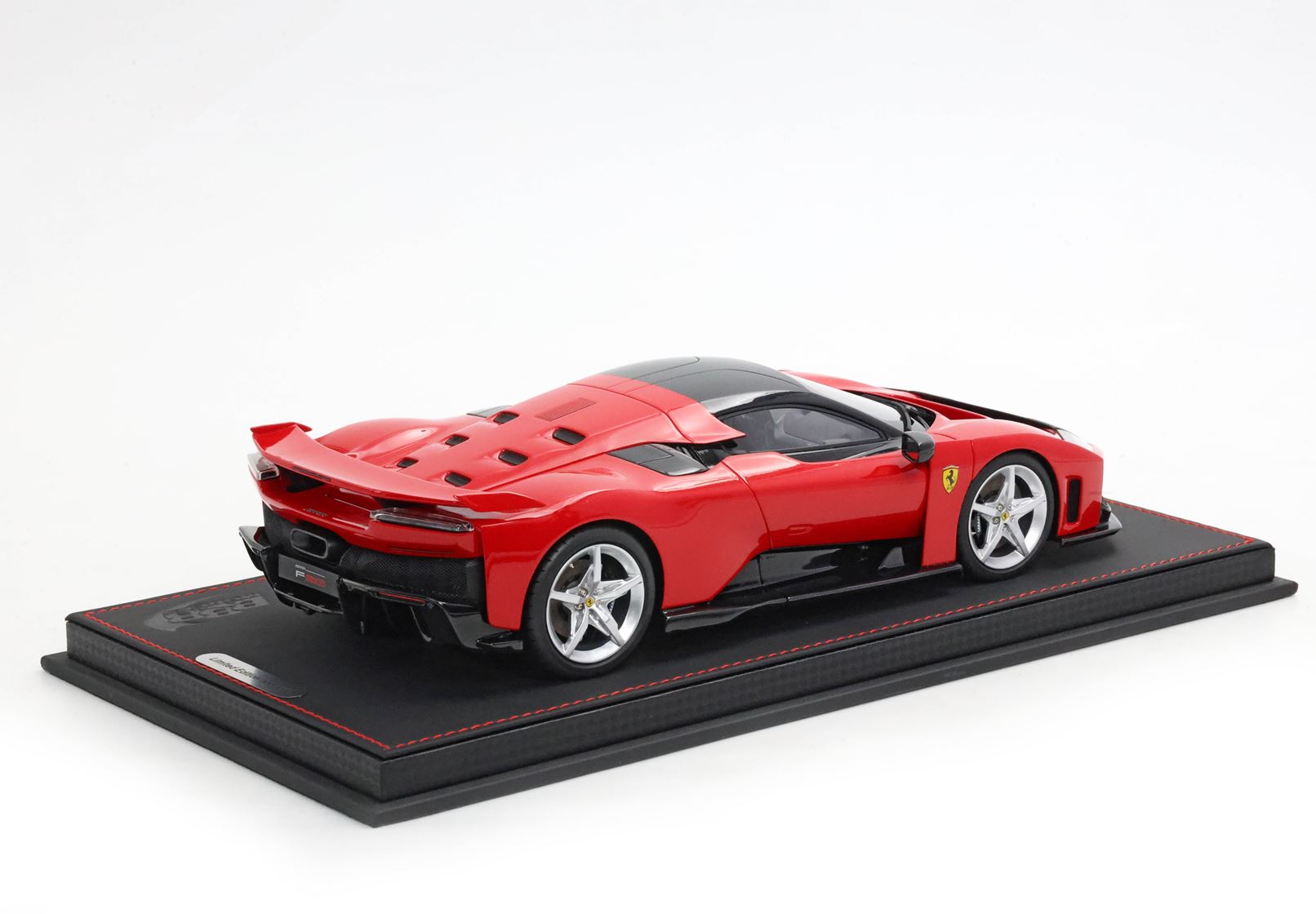 Ferrari F80 Rosso Corsa - silver wheels (Alternate)