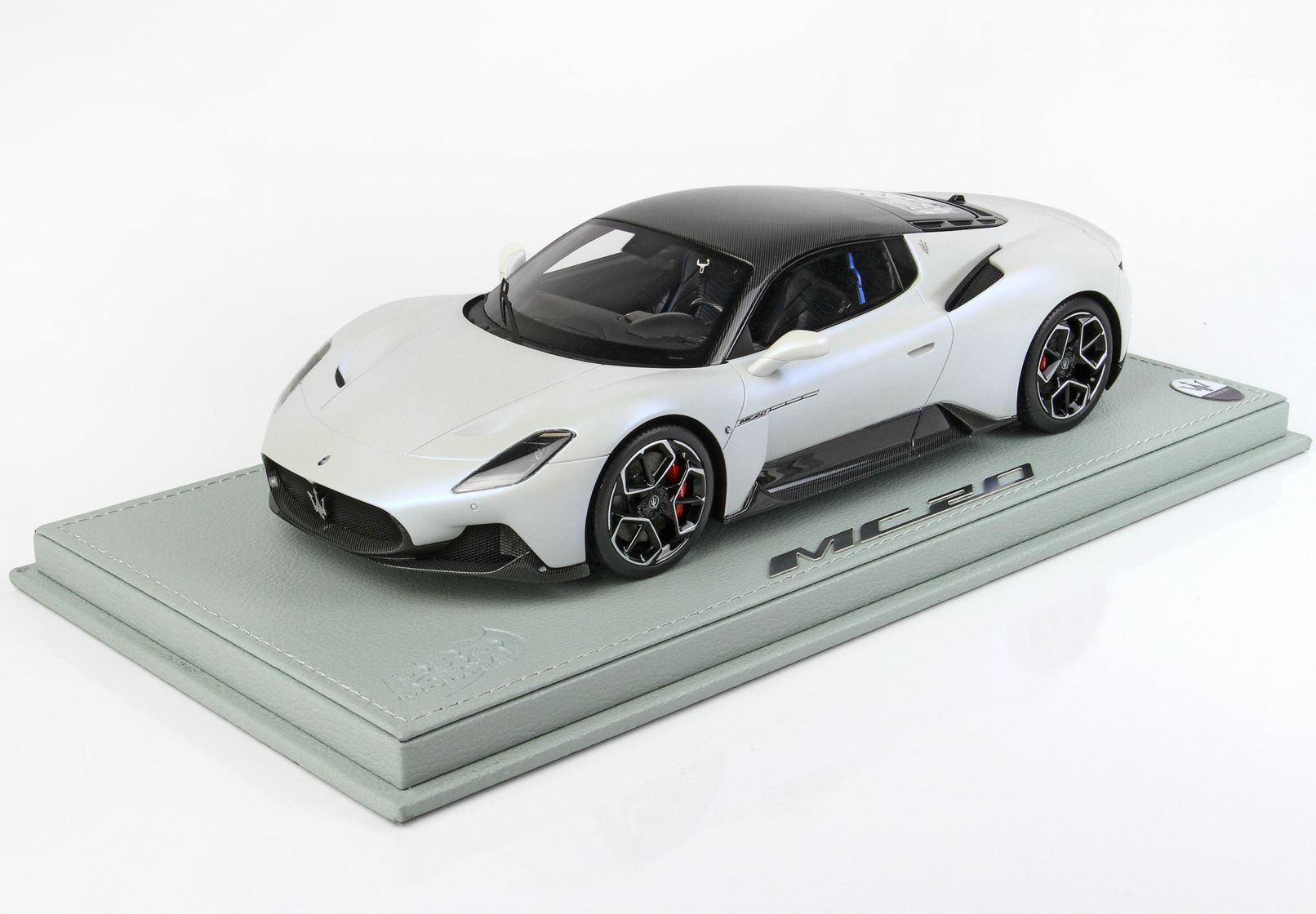 Maserati MC20 Bianco Audace/Carbon Roof